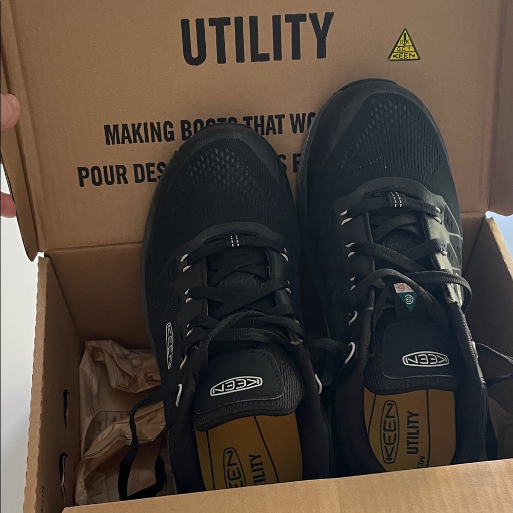 KEEN Men's Black Utility Shoes